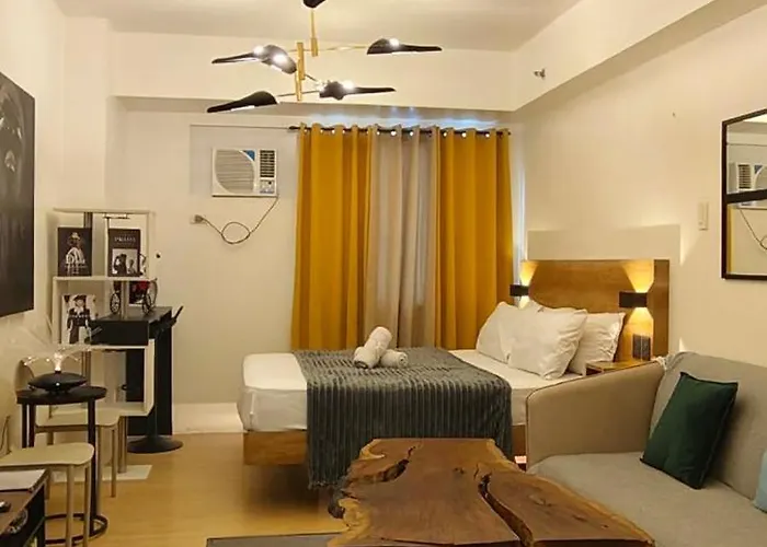 Mplace Affordable Staycation In Quezon アパートホテル