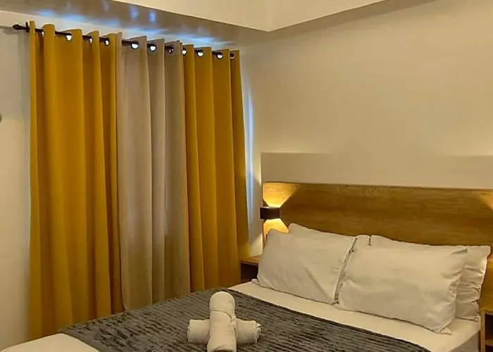 Mplace Affordable Staycation In Quezon *